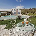 Villa Pool&view