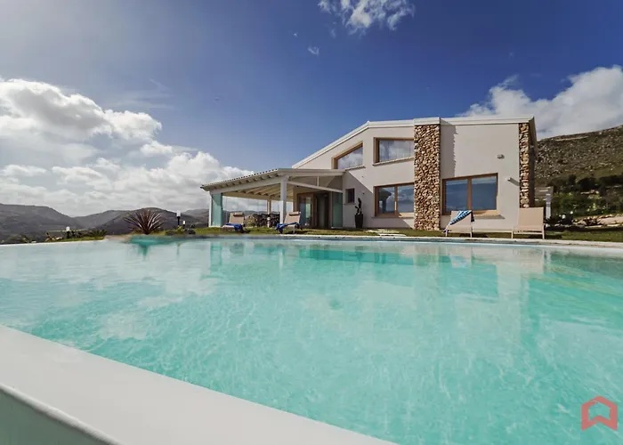 Pool And View Βίλα