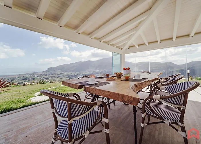 Pool And View Βίλα